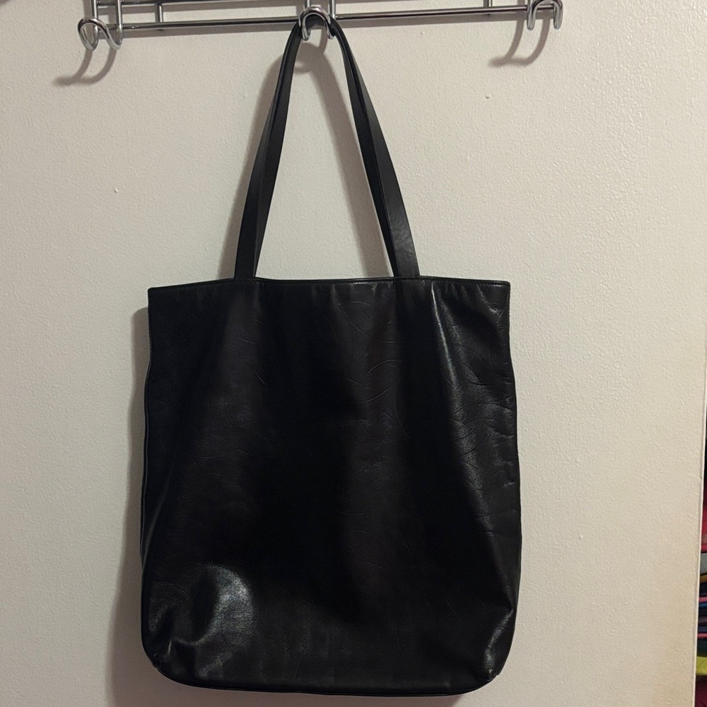 Chanel CC embossed Black Leather Tote Bag